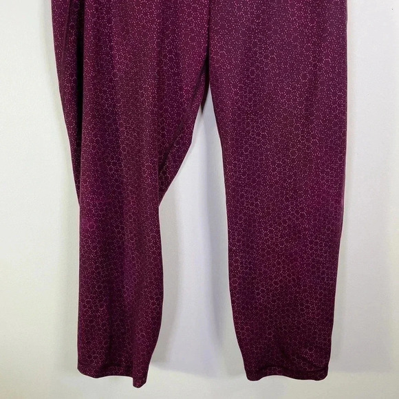 LULULEMON | SHAKE IT OUT  CROP IN STAR PIXEL RASBERRY - Picture 9 of 14